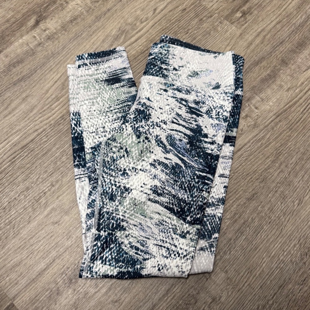 Fabletics Womens Blue White Snakeskin Fossil Powerhold Print Leggings Sz S